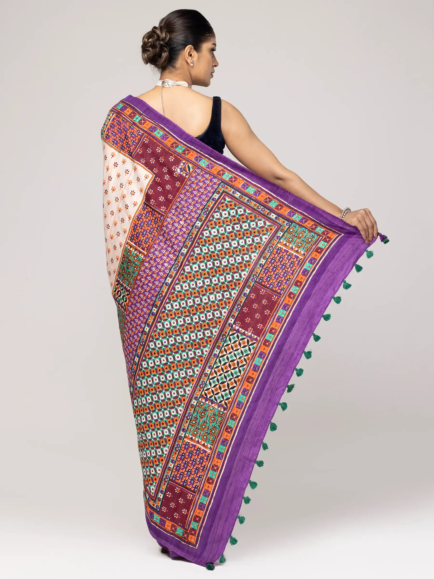 Beige Printed Endi Silk Saree-3.webp
